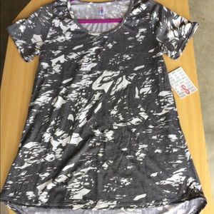 NWT LuLaRoe Classic Tee